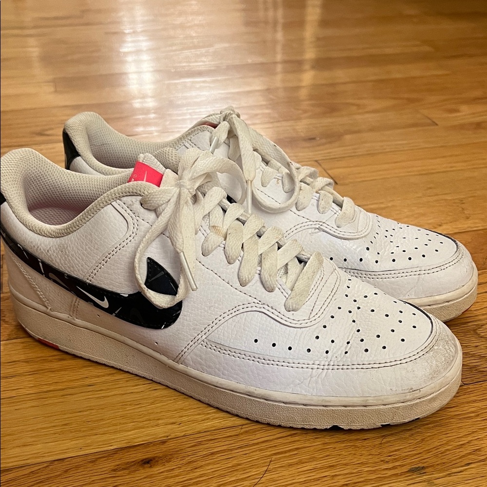 Nike White and Black Sneakers with Pink Accents